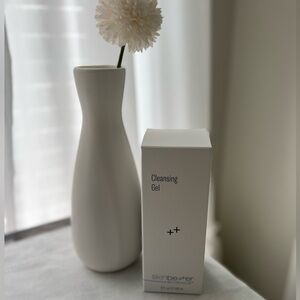 SKINBETTER SCIENCE Cleansing Gel. NIB.